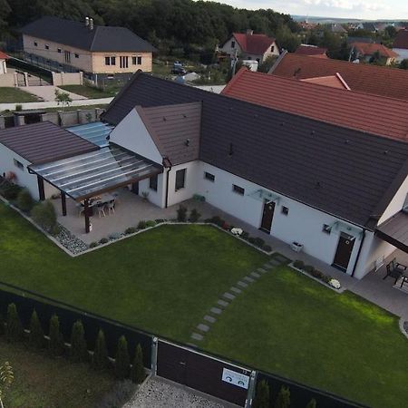 Apartamento Oelyv Fertőrákos Exterior foto