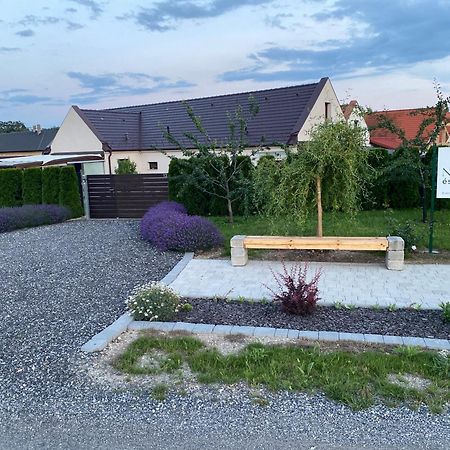 Apartamento Oelyv Fertőrákos Exterior foto